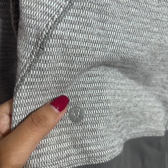 Lululemon Half Zip - Picture 5 of 5